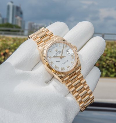 Rolex Day-date 36 Unworn 2023 Day-date 36mm White Roman Dial 128238