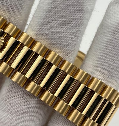 Rolex Day-date 36 Unworn Day-date 36mm Champagne Diamond Dial Yellow Gold Bracelet 128238 Box Paper 2023