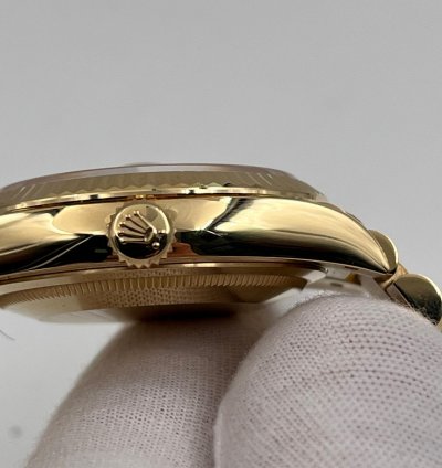 Rolex Day-date 36 Unworn Day-date 36mm Champagne Diamond Dial Yellow Gold Bracelet 128238 Box Paper 2023