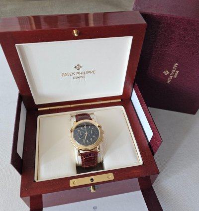 Patek Philippe Chronograph 5070j Yellow Gold With Extract Never Polished