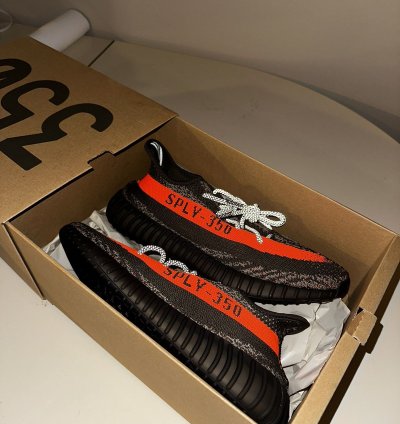 Adidas Yeezy 350 V2 Carbon Beluga