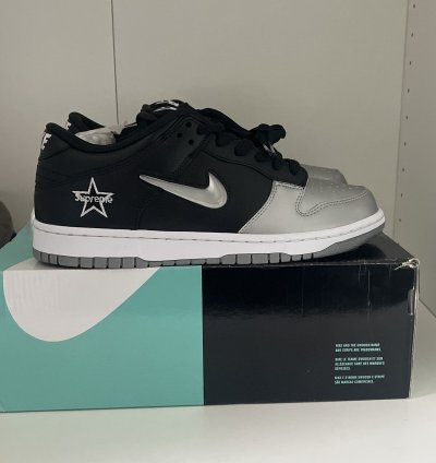 Supreme Nike Sb Dunk Low Jewel Swoosh Silver
