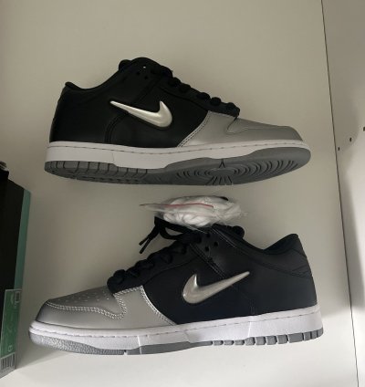 Supreme Nike Sb Dunk Low Jewel Swoosh Silver