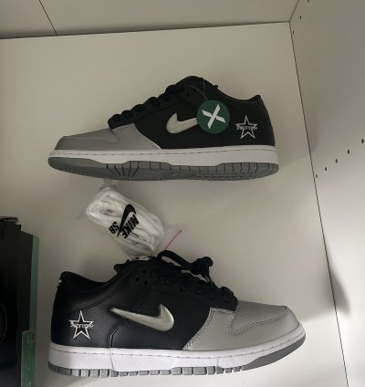 Supreme Nike Sb Dunk Low Jewel Swoosh Silver