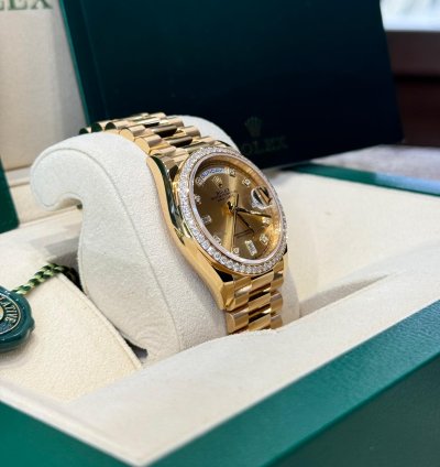 Rolex Day-date 36 Yellow Gold Champagne Diamond Dial Bezel 2024