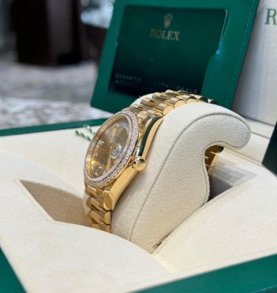 Rolex Day-date 36 Yellow Gold Champagne Diamond Dial Bezel 2024