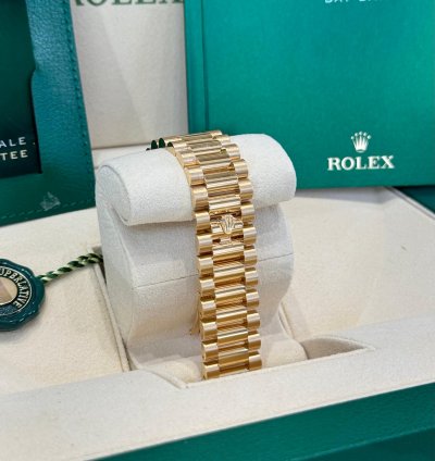 Rolex Day-date 36 Yellow Gold Champagne Diamond Dial Bezel 2024