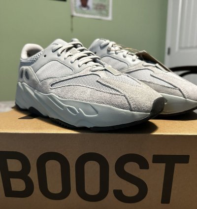 Adidas Yeezy 700 Boost - Salt