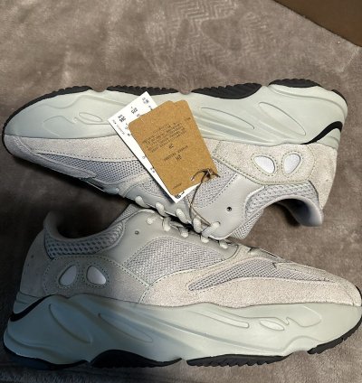 Adidas Yeezy 700 Boost - Salt
