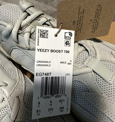 Adidas Yeezy 700 Boost - Salt