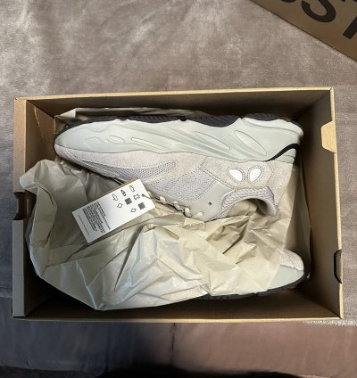 Adidas Yeezy 700 Boost - Salt