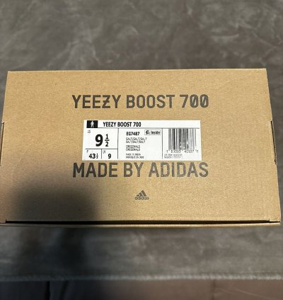 Adidas Yeezy 700 Boost - Salt
