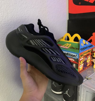 Adidas Yeezy 700 V3 Alvah