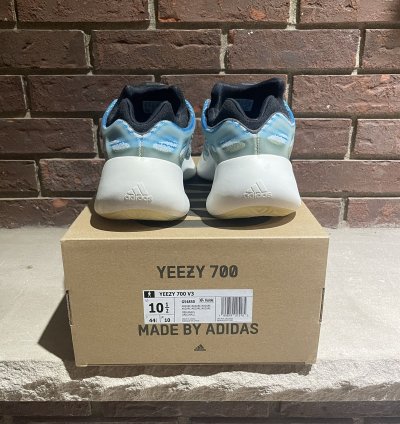 Adidas Yeezy 700 V3 Arzareth