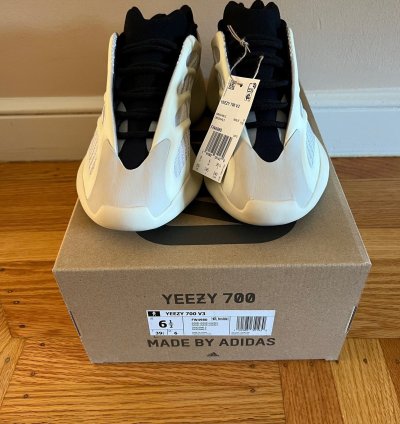 Adidas Yeezy 700 V3 Azael Sz 6 5