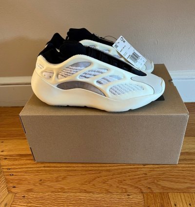 Adidas Yeezy 700 V3 Azael Sz 6 5