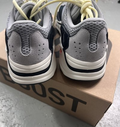 Adidas Yeezy 700 Waverunner Size 7 5 New
