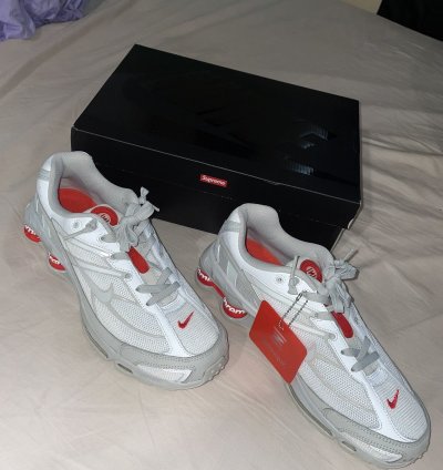 Supreme Nike Shox