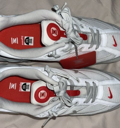 Supreme Nike Shox