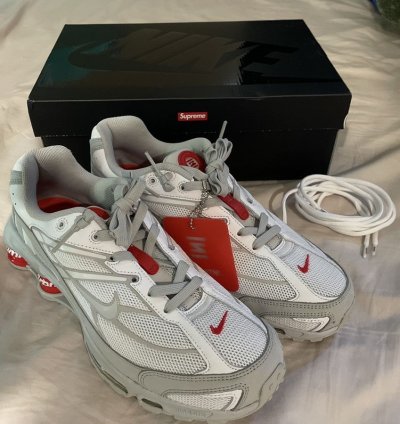 Supreme Nike Shox