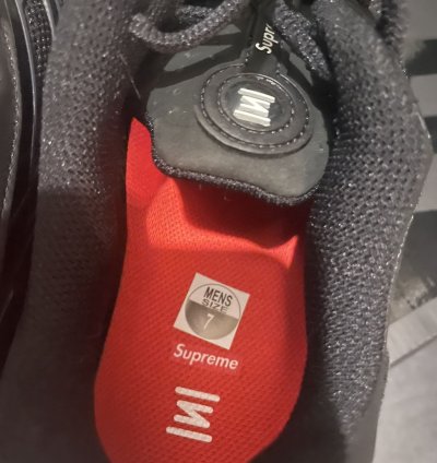 Supreme Nike Shox