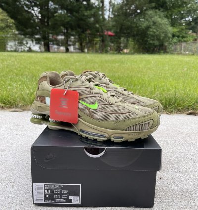 Supreme Nike Shox 2