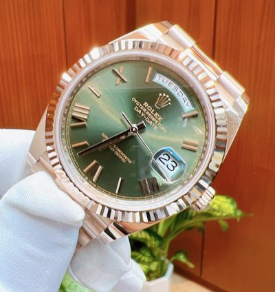 Rolex Day-date 40 2025 New Everose Gold Olive Green Roman