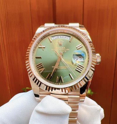 Rolex Day-date 40 2025 New Everose Gold Olive Green Roman