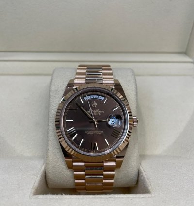 Rolex Day-date 40 rose Gold Chocolate Roman Dial