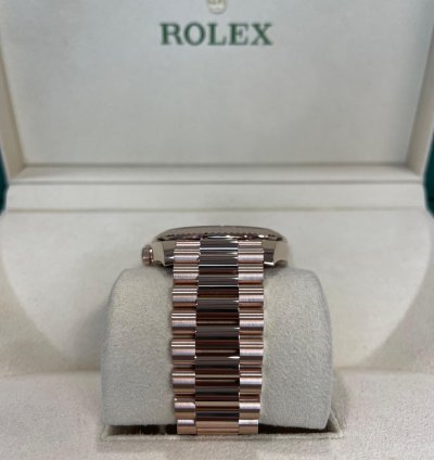 Rolex Day-date 40 rose Gold Chocolate Roman Dial