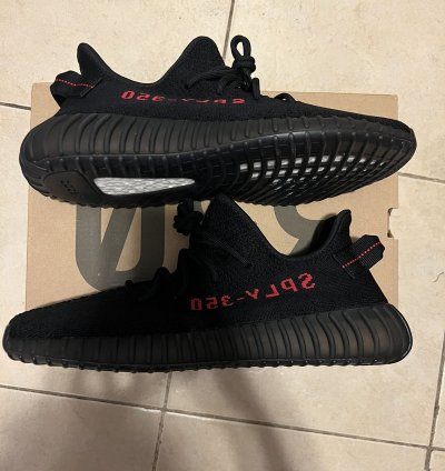 Adidas Yeezy Boost 350 V2 Bred