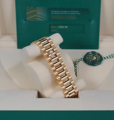 Rolex Day-date 40 2022 Day-date 40mm White Roman Dial 228238 18k Yellow Gold In Stock