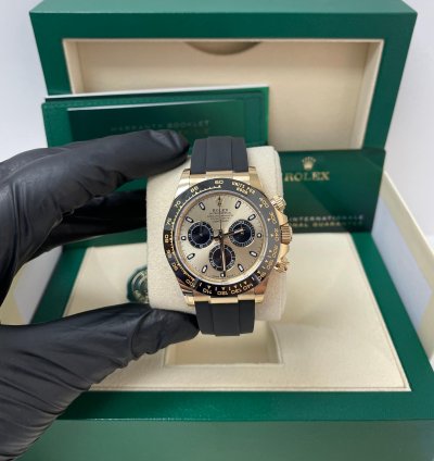 Rolex Daytona 40mm Champagne Dial With Black Subdials Black Oysterflex Strap 116518ln