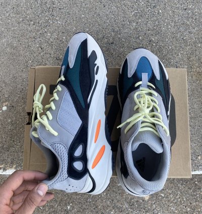 Adidas Yeezy Boost 700