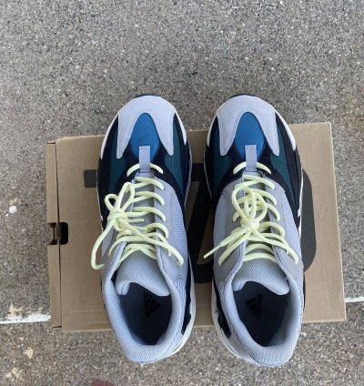 Adidas Yeezy Boost 700