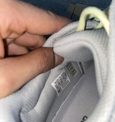 Adidas Yeezy Boost 700