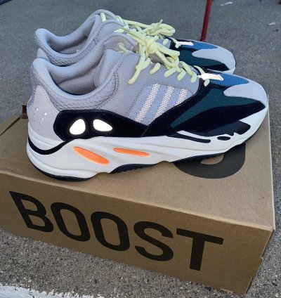 Adidas Yeezy Boost 700