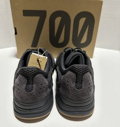 Adidas Yeezy Boost 700 Utility Black Size 10 Men New