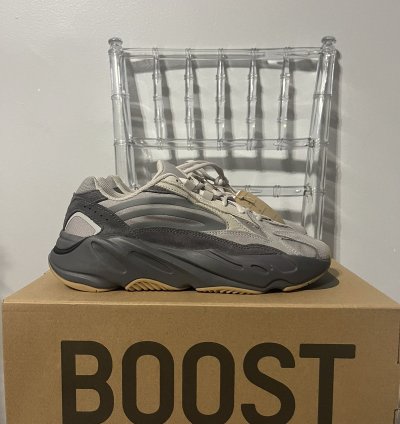 Adidas Yeezy Boost 700 V2 Tephra