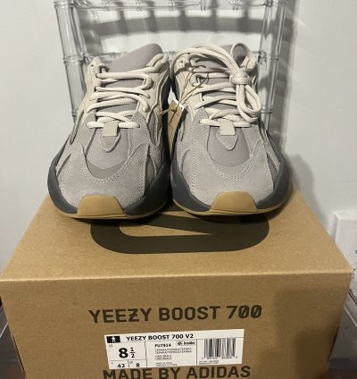 Adidas Yeezy Boost 700 V2 Tephra