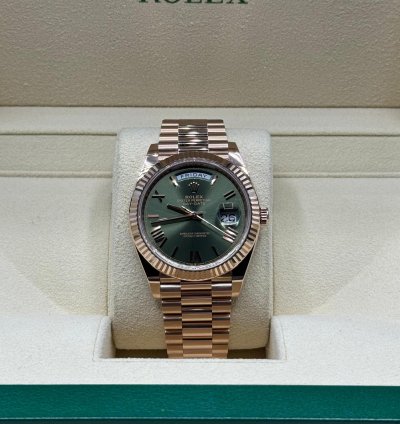 Rolex Day-date 40 2023 Rose Gold Day-date 40 Green Olive Dial Unworn Box Papers 228235