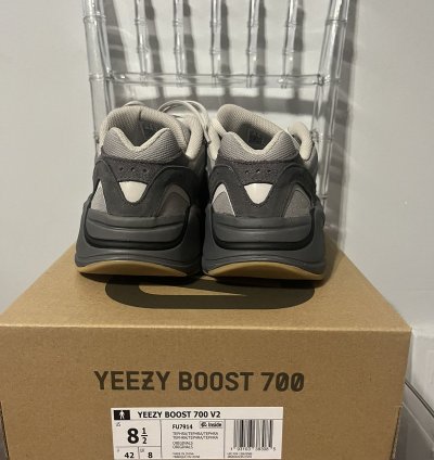 Adidas Yeezy Boost 700 V2 Tephra