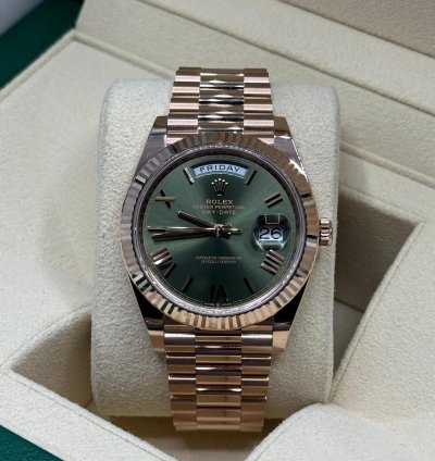 Rolex Day-date 40 2023 Rose Gold Day-date 40 Green Olive Dial Unworn Box Papers 228235