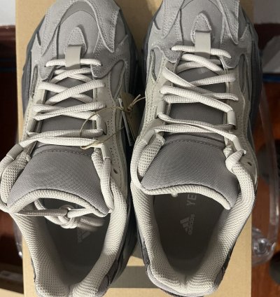 Adidas Yeezy Boost 700 V2 Tephra
