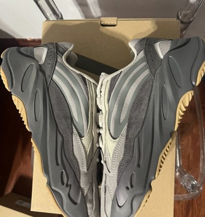 Adidas Yeezy Boost 700 V2 Tephra