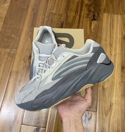 Adidas Yeezy Boost 700 V2 Tephra Sz 12m