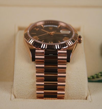 Rolex Day-date 40 2024 New Choco Roman Dial Full Set