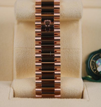 Rolex Day-date 40 2024 New Choco Roman Dial Full Set