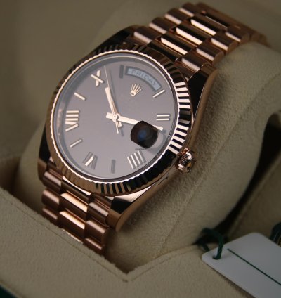Rolex Day-date 40 2024 New Choco Roman Dial Full Set