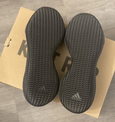 Adidas Yeezy Knit Rnr Onyx Size 11 5m